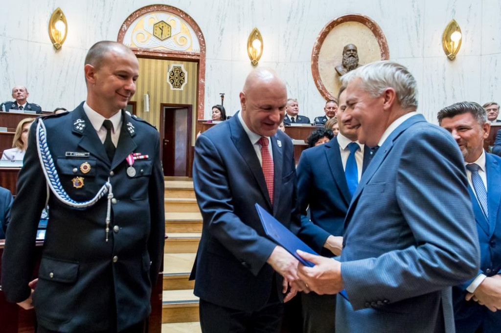 Powiat tarnogórski. Pieniądze na wozy dla druhów