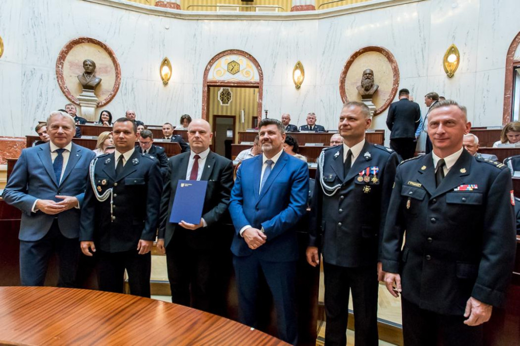 Powiat tarnogórski. Pieniądze na wozy dla druhów