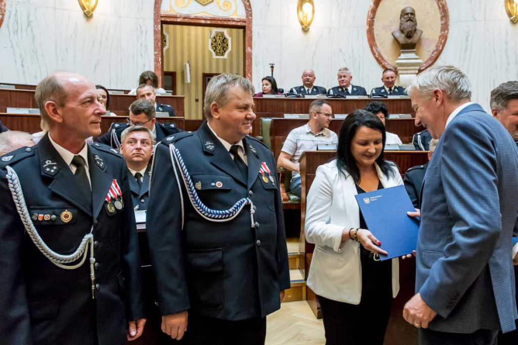 Powiat tarnogórski. Pieniądze na wozy dla druhów