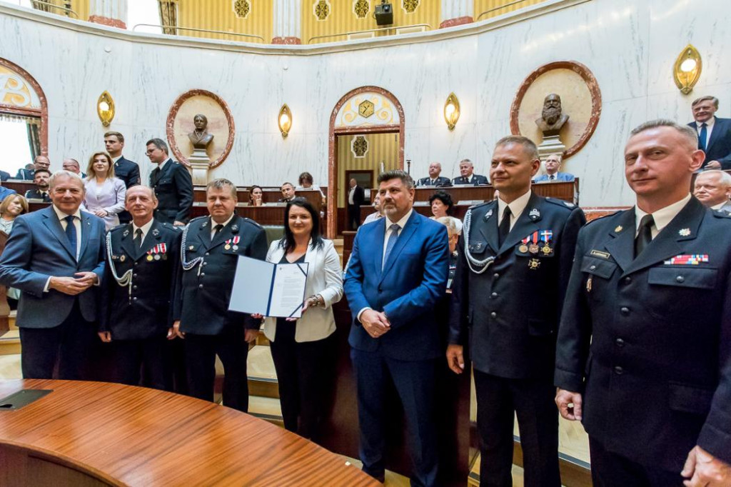 Powiat tarnogórski. Pieniądze na wozy dla druhów