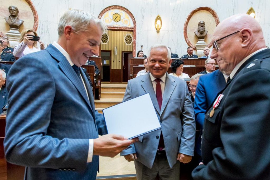 Powiat tarnogórski. Pieniądze na wozy dla druhów