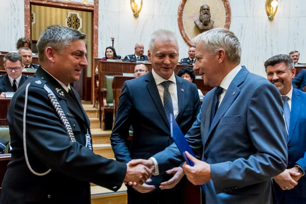 Powiat tarnogórski. Pieniądze na wozy dla druhów