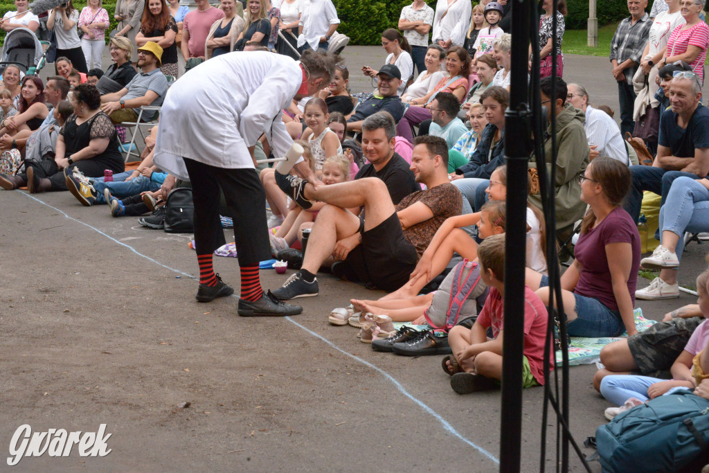 Teatralne Parkowanie na półmetku. Teatr jak cyrk