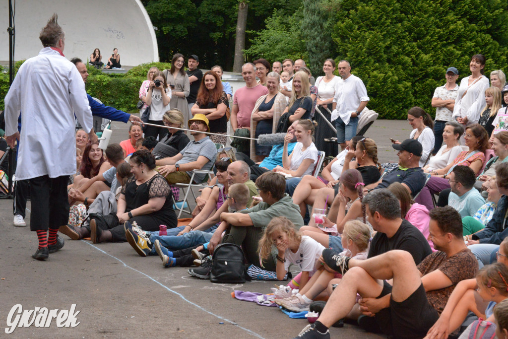 Teatralne Parkowanie na półmetku. Teatr jak cyrk