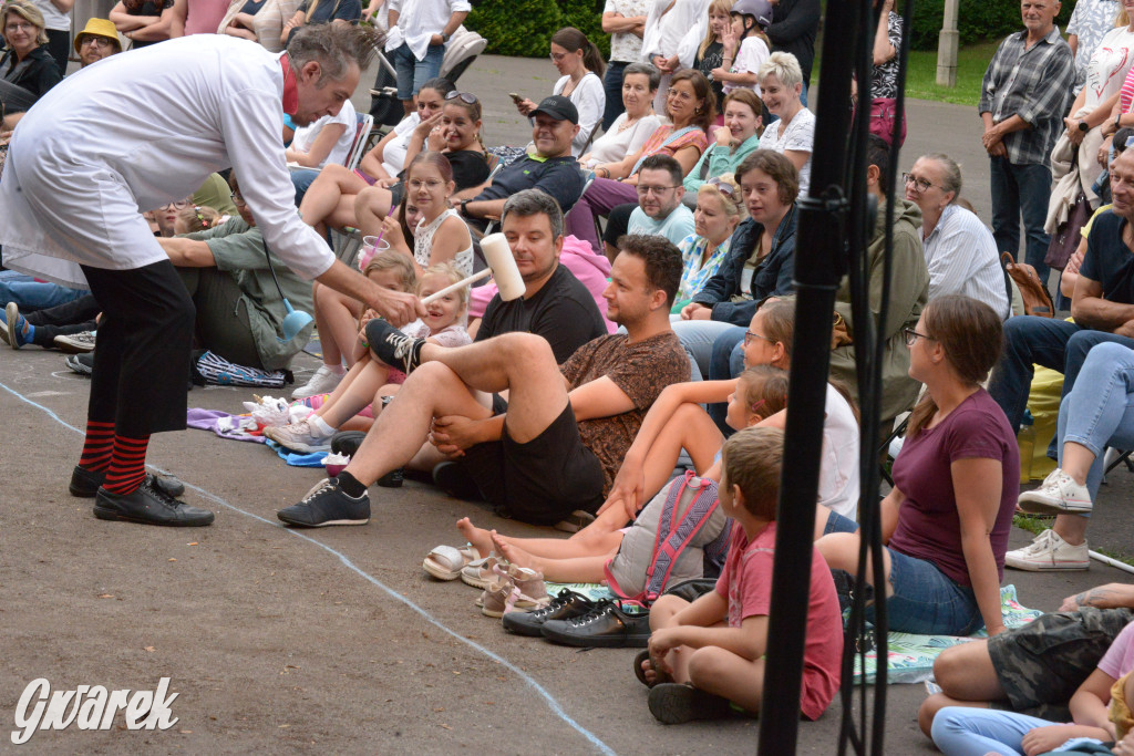 Teatralne Parkowanie na półmetku. Teatr jak cyrk