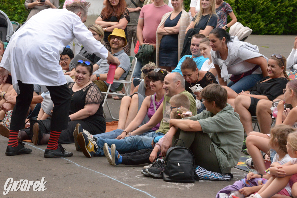 Teatralne Parkowanie na półmetku. Teatr jak cyrk