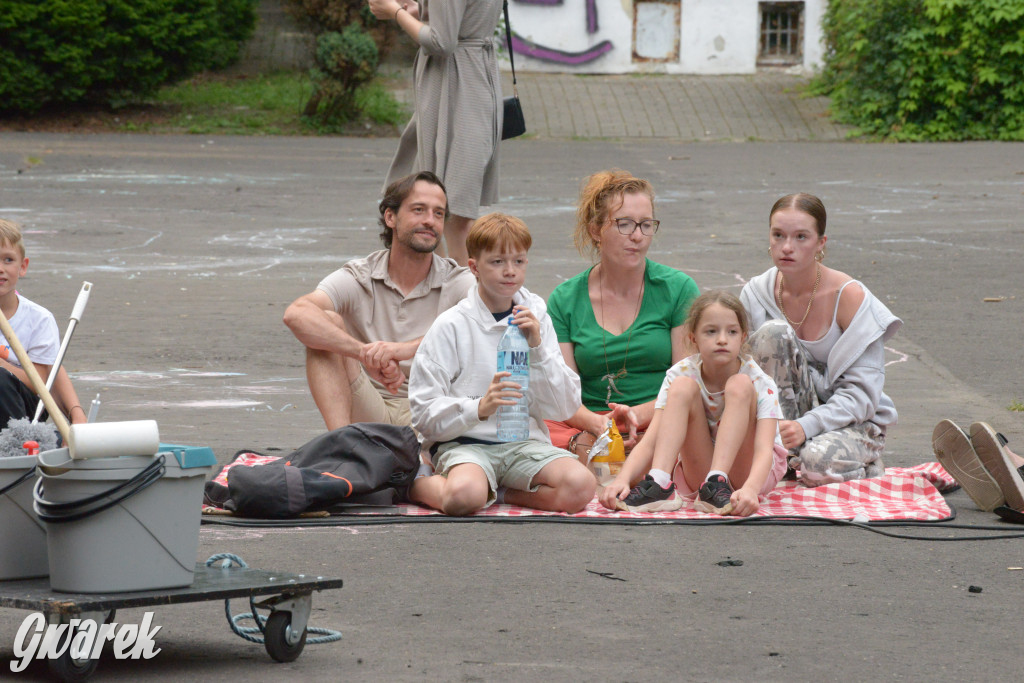 Teatralne Parkowanie na półmetku. Teatr jak cyrk