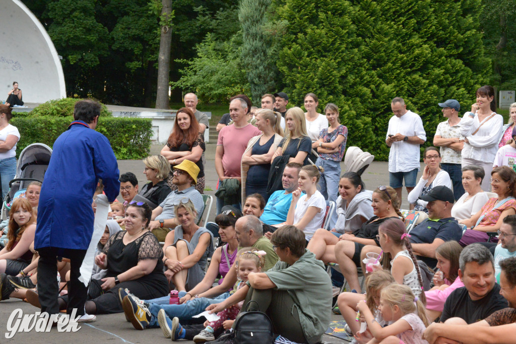 Teatralne Parkowanie na półmetku. Teatr jak cyrk