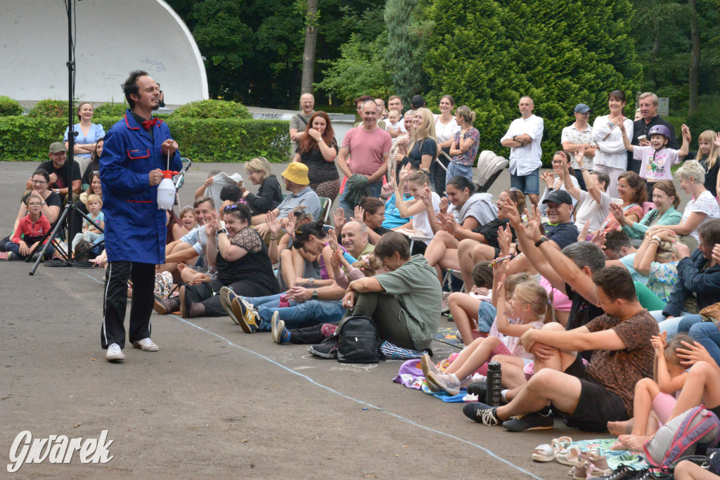 Teatralne Parkowanie na półmetku. Teatr jak cyrk