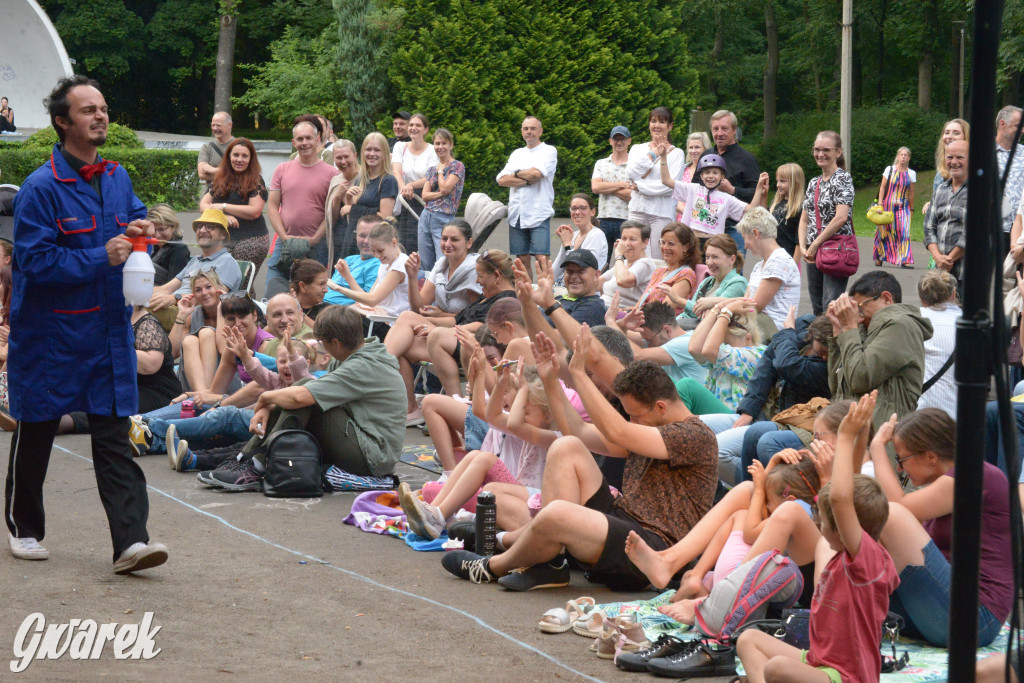 Teatralne Parkowanie na półmetku. Teatr jak cyrk