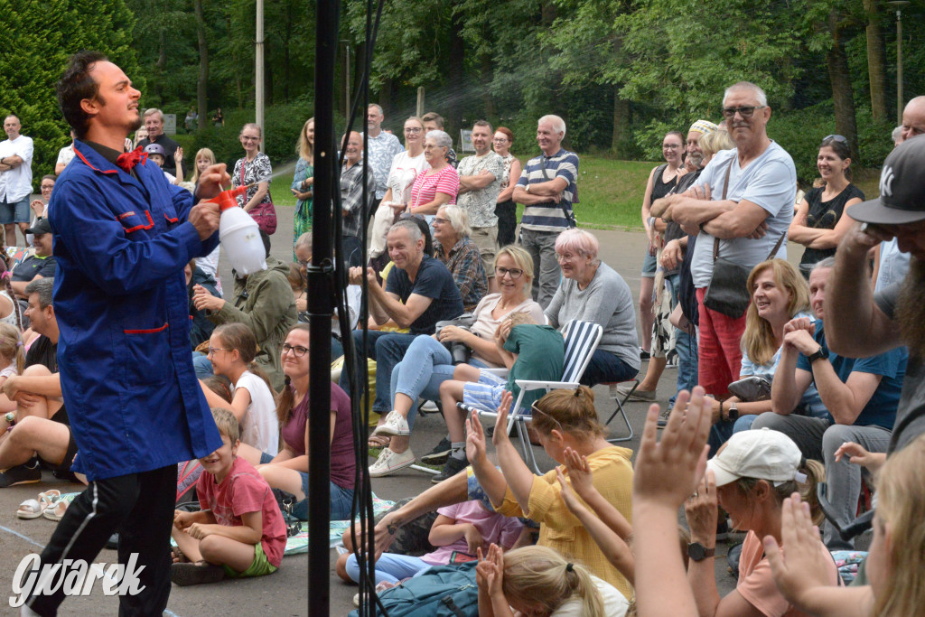 Teatralne Parkowanie na półmetku. Teatr jak cyrk
