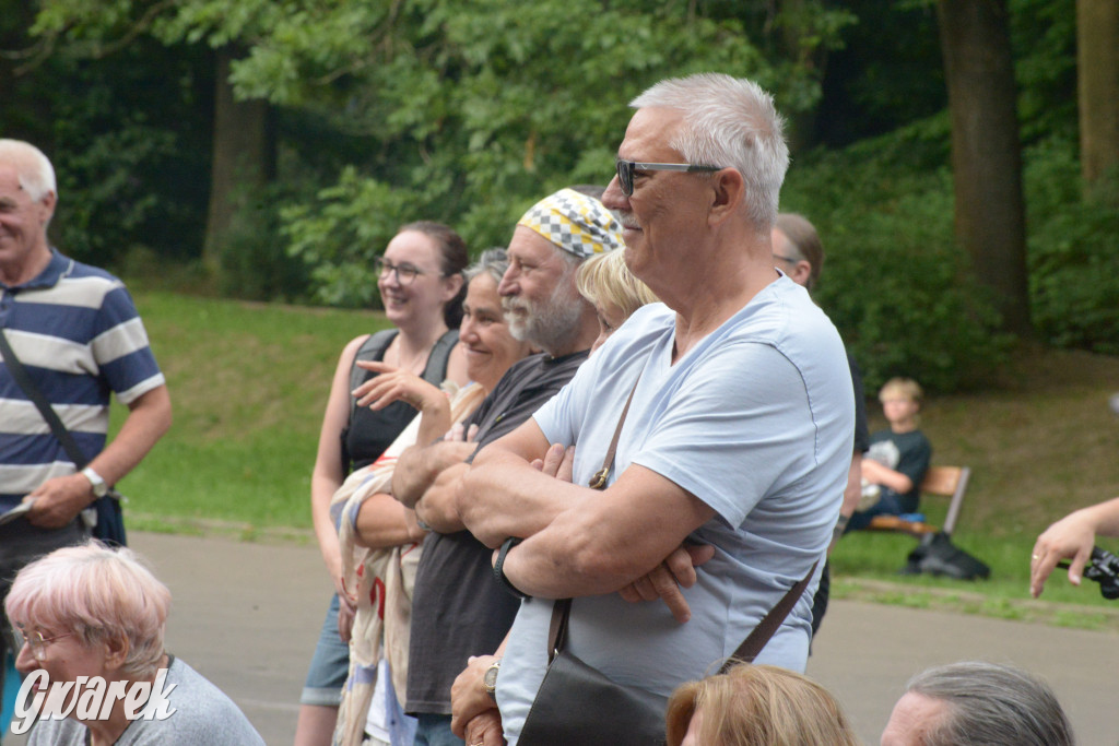 Teatralne Parkowanie na półmetku. Teatr jak cyrk