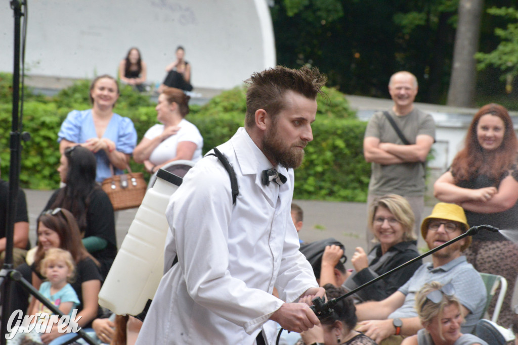 Teatralne Parkowanie na półmetku. Teatr jak cyrk