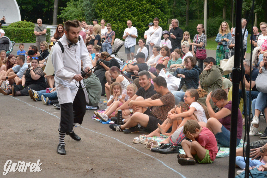 Teatralne Parkowanie na półmetku. Teatr jak cyrk