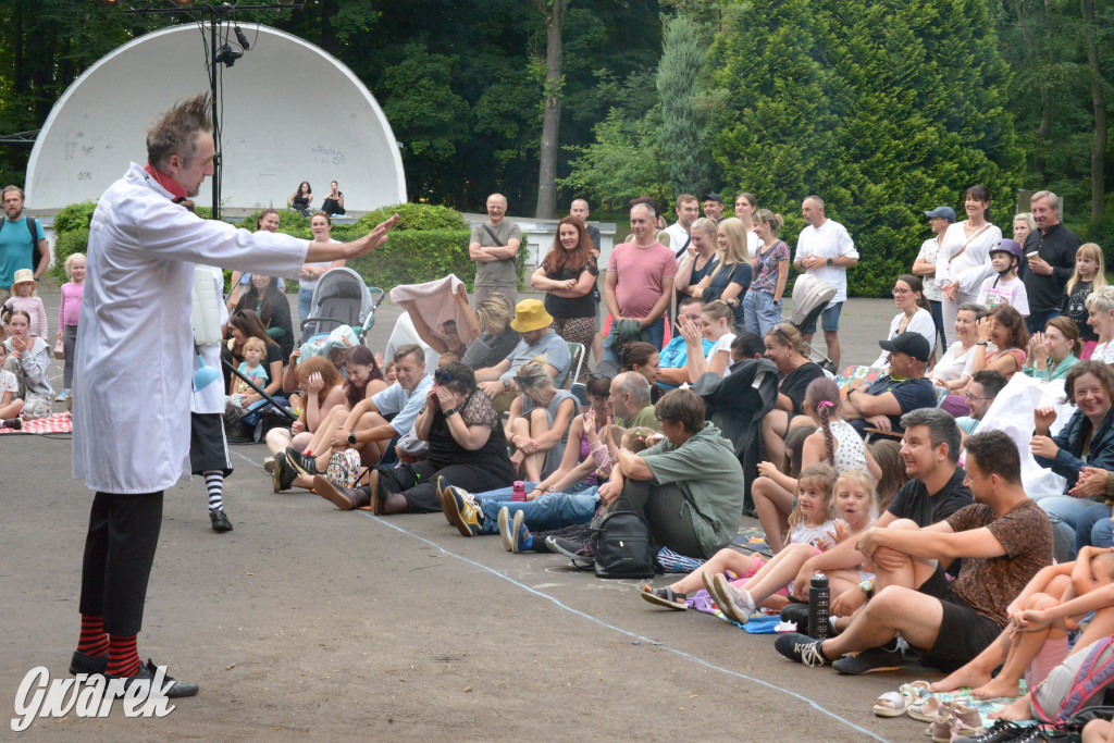 Teatralne Parkowanie na półmetku. Teatr jak cyrk