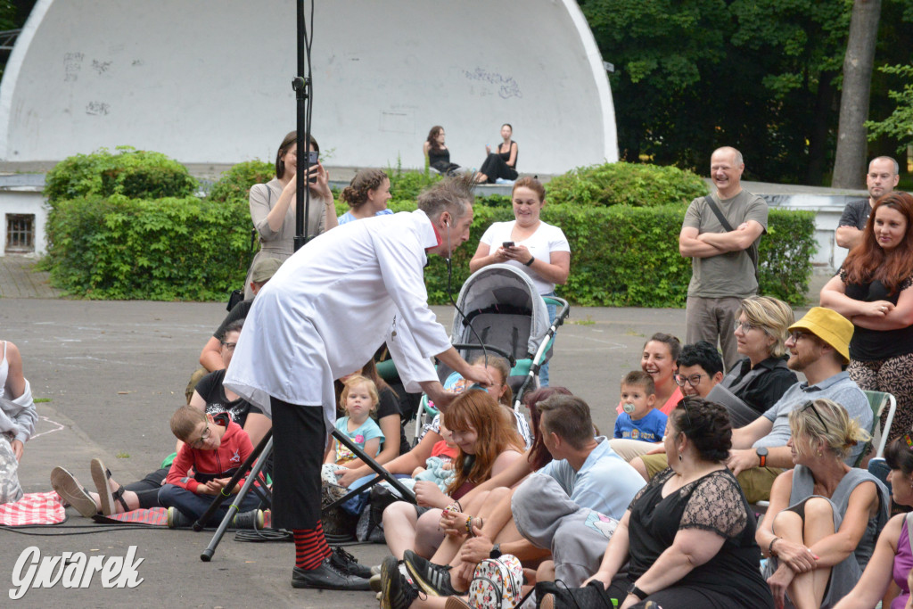 Teatralne Parkowanie na półmetku. Teatr jak cyrk