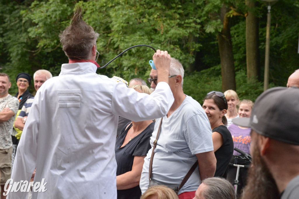 Teatralne Parkowanie na półmetku. Teatr jak cyrk