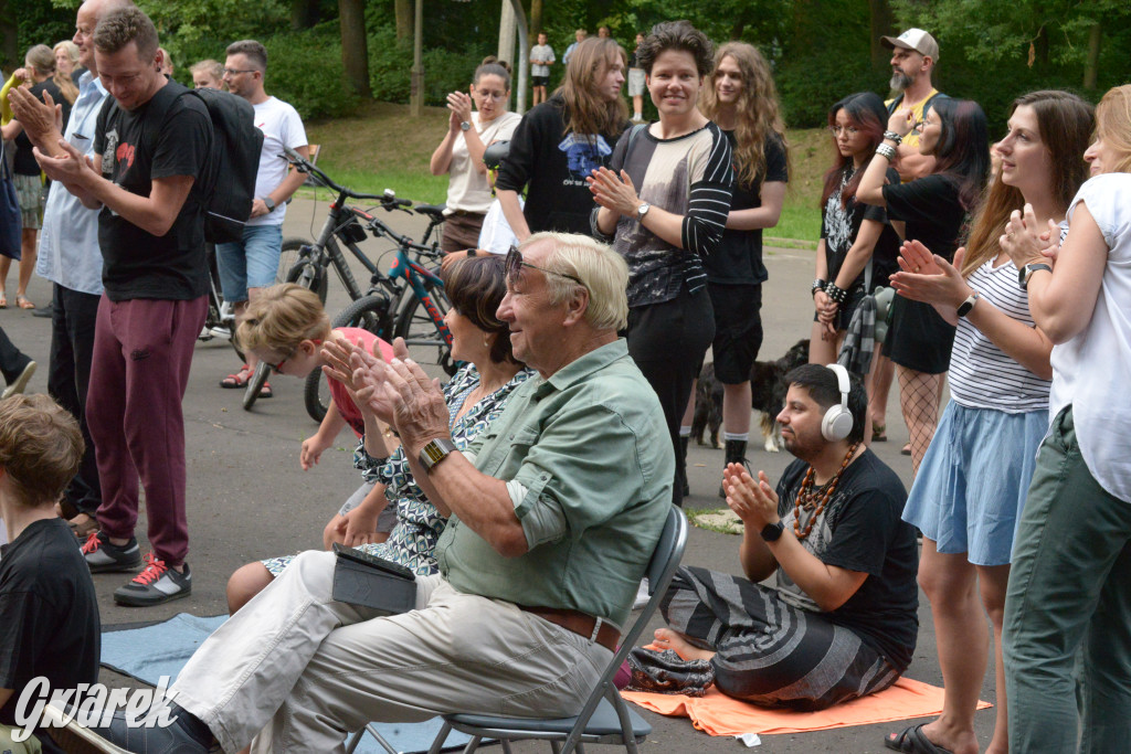 Teatralne Parkowanie na półmetku. Teatr jak cyrk