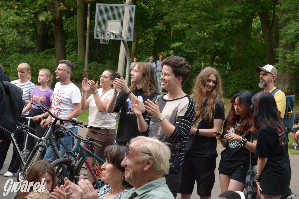 Teatralne Parkowanie na półmetku. Teatr jak cyrk