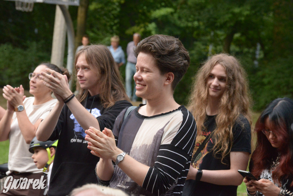 Teatralne Parkowanie na półmetku. Teatr jak cyrk