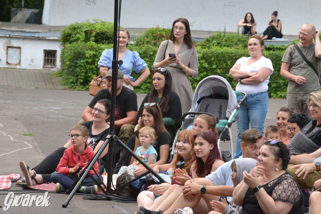 Teatralne Parkowanie na półmetku. Teatr jak cyrk