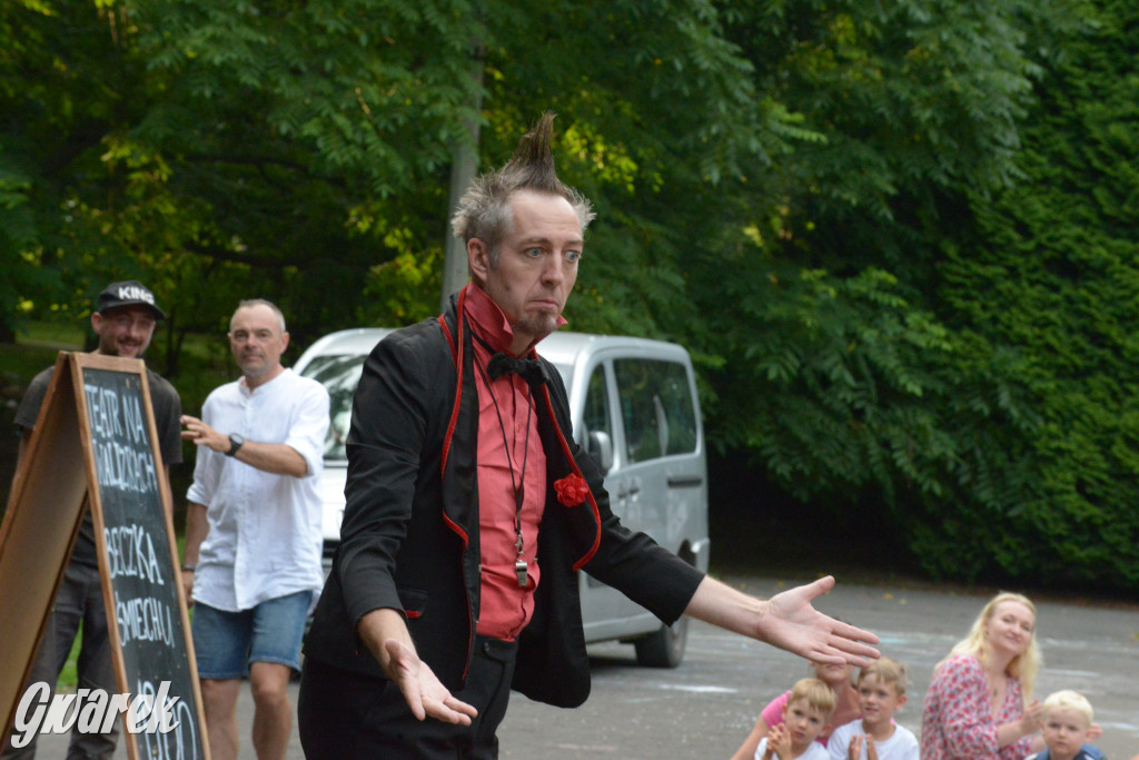 Teatralne Parkowanie na półmetku. Teatr jak cyrk