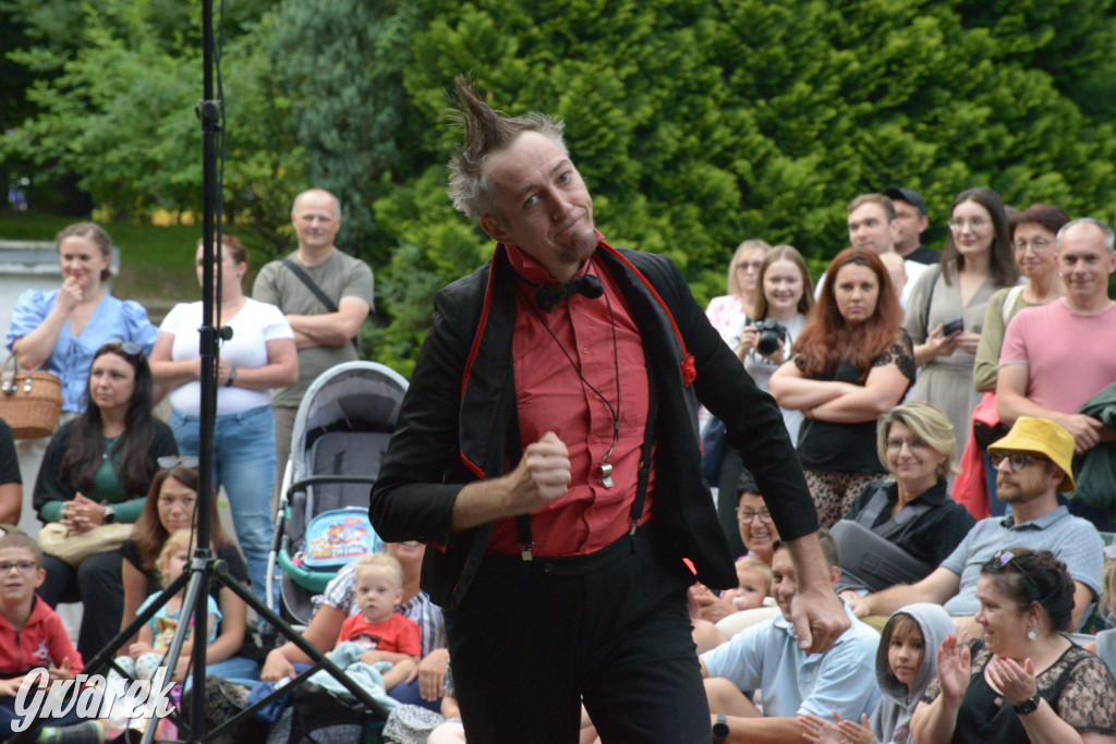 Teatralne Parkowanie na półmetku. Teatr jak cyrk