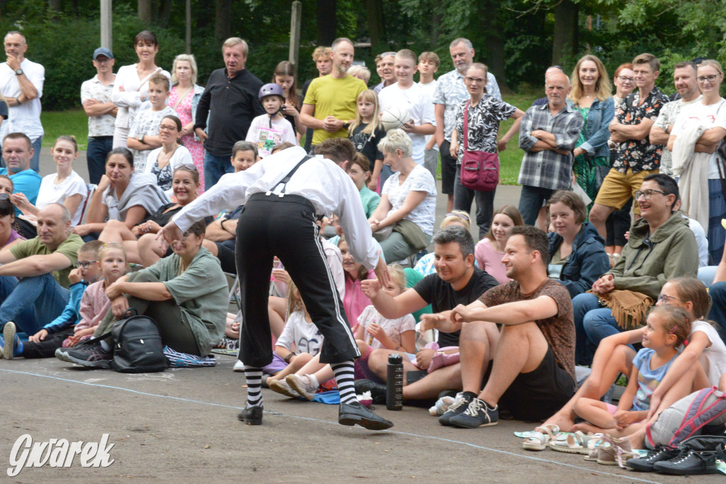 Teatralne Parkowanie na półmetku. Teatr jak cyrk