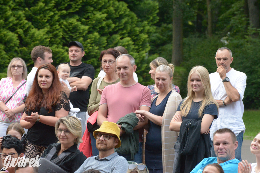 Teatralne Parkowanie na półmetku. Teatr jak cyrk