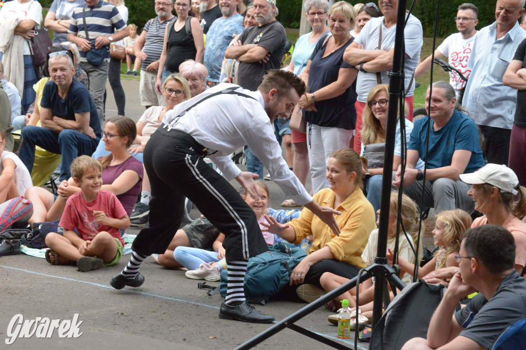 Teatralne Parkowanie na półmetku. Teatr jak cyrk