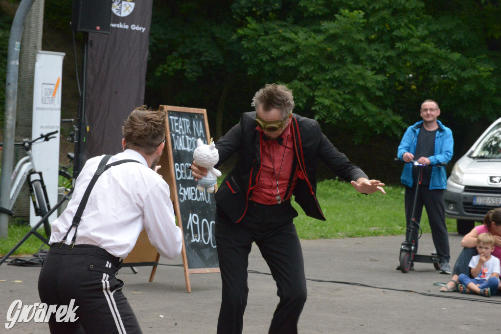 Teatralne Parkowanie na półmetku. Teatr jak cyrk