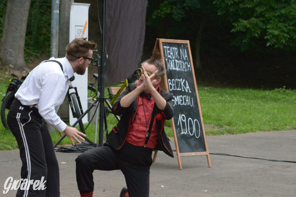 Teatralne Parkowanie na półmetku. Teatr jak cyrk