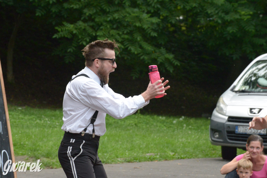 Teatralne Parkowanie na półmetku. Teatr jak cyrk