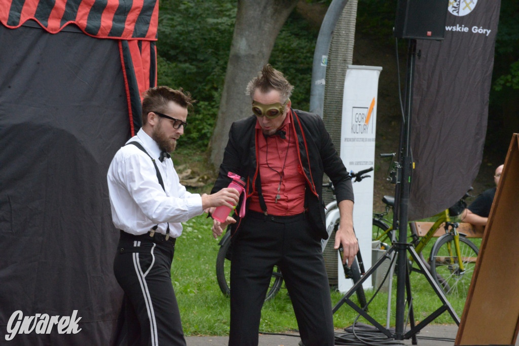 Teatralne Parkowanie na półmetku. Teatr jak cyrk