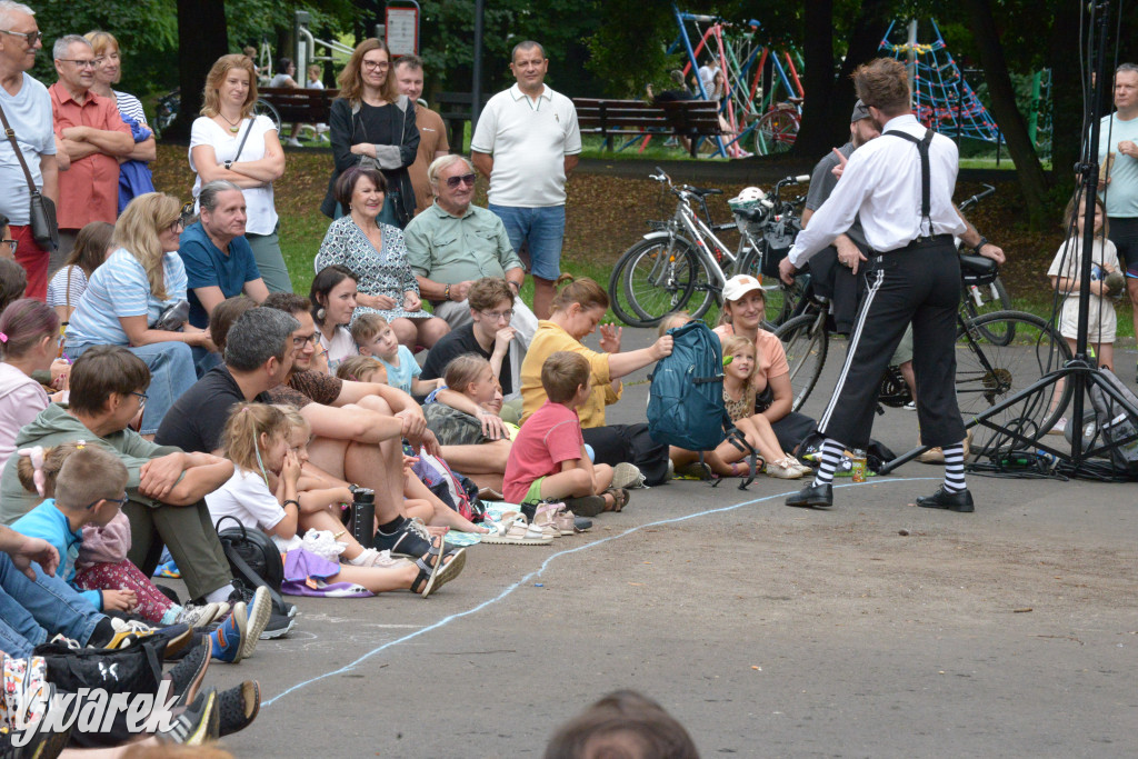 Teatralne Parkowanie na półmetku. Teatr jak cyrk