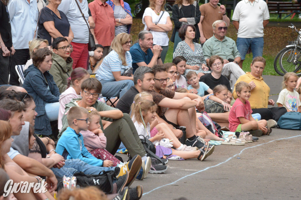 Teatralne Parkowanie na półmetku. Teatr jak cyrk