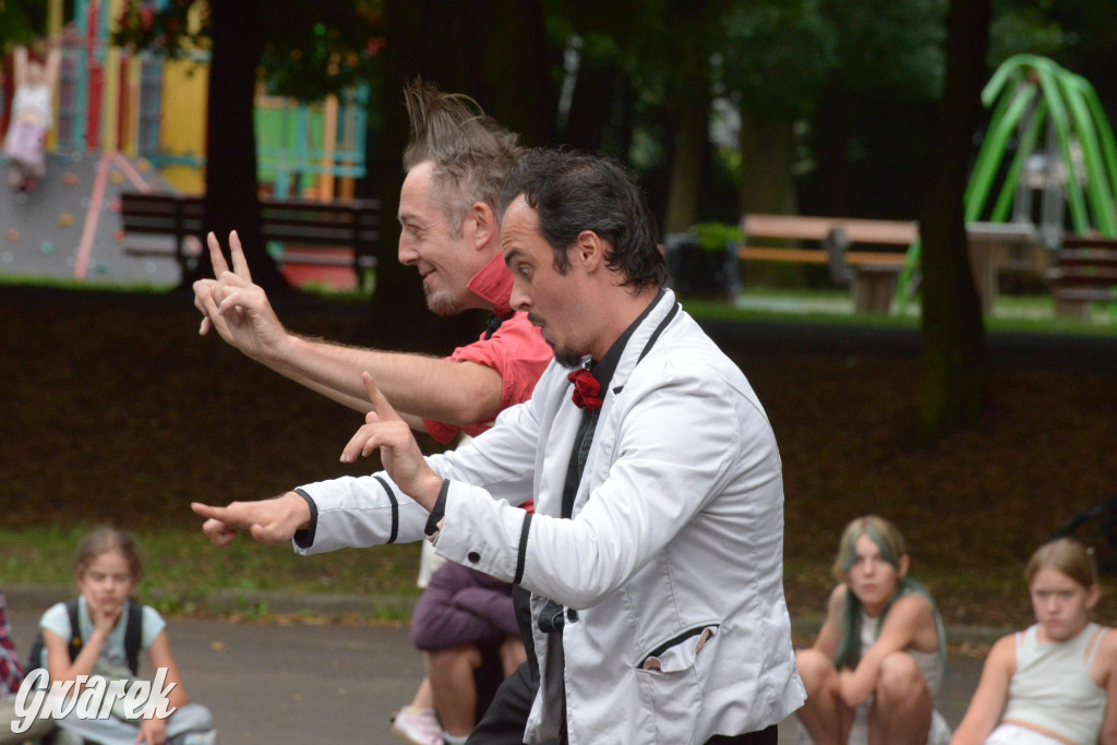 Teatralne Parkowanie na półmetku. Teatr jak cyrk