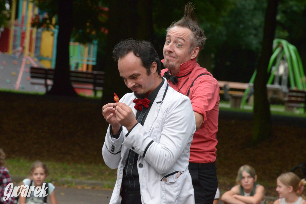 Teatralne Parkowanie na półmetku. Teatr jak cyrk