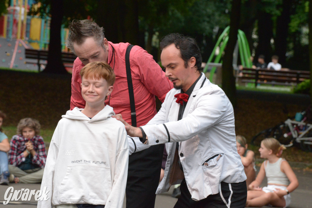 Teatralne Parkowanie na półmetku. Teatr jak cyrk