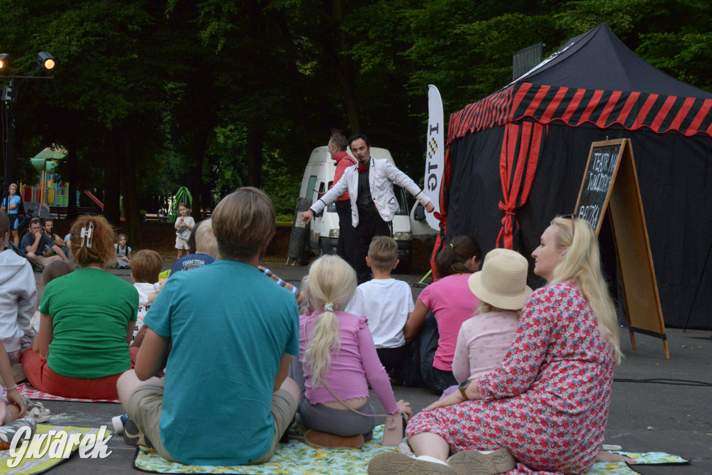 Teatralne Parkowanie na półmetku. Teatr jak cyrk