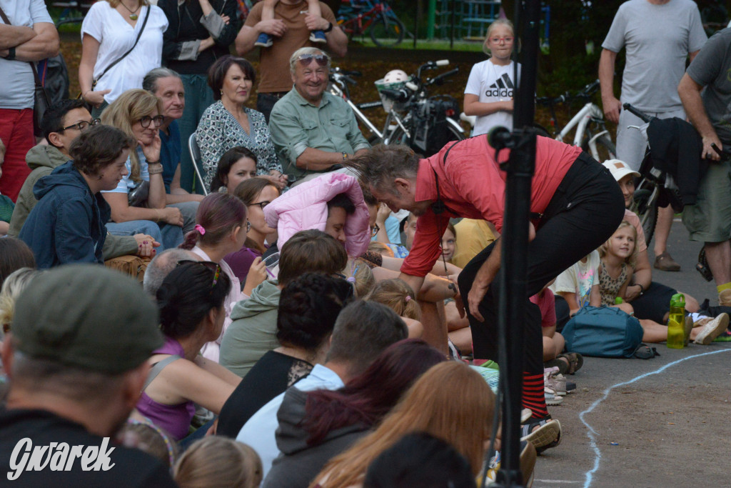 Teatralne Parkowanie na półmetku. Teatr jak cyrk