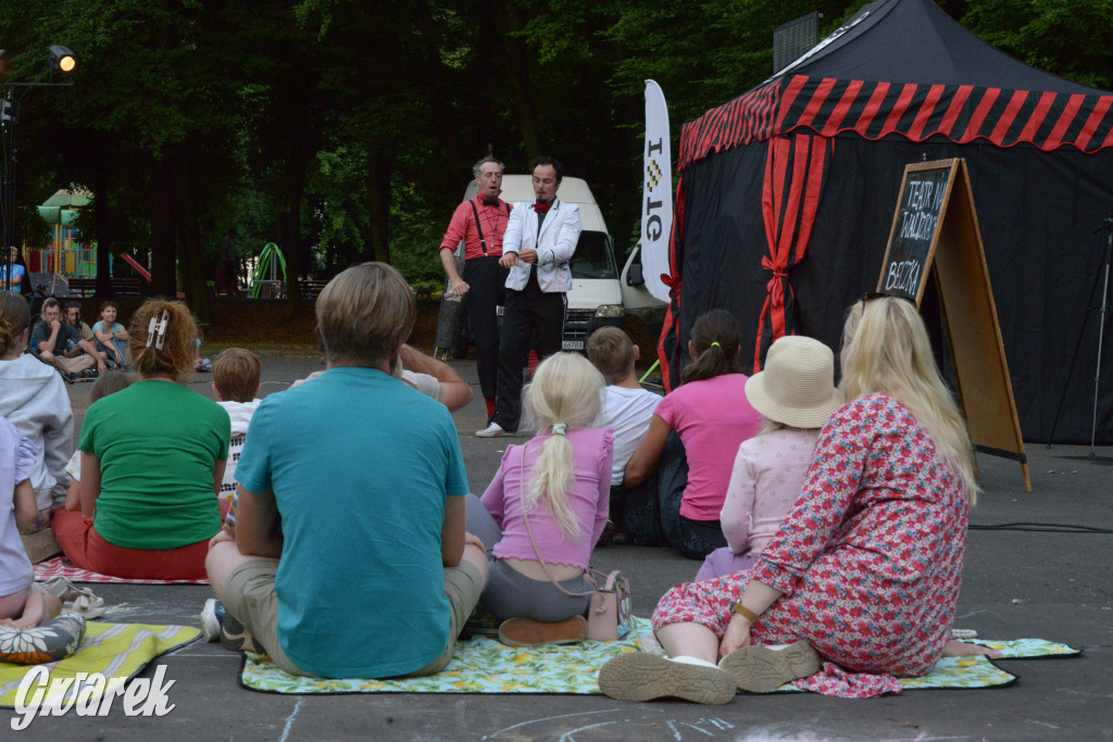 Teatralne Parkowanie na półmetku. Teatr jak cyrk