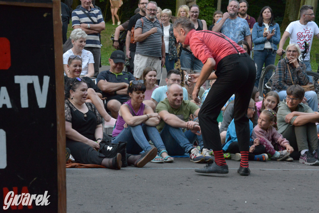 Teatralne Parkowanie na półmetku. Teatr jak cyrk
