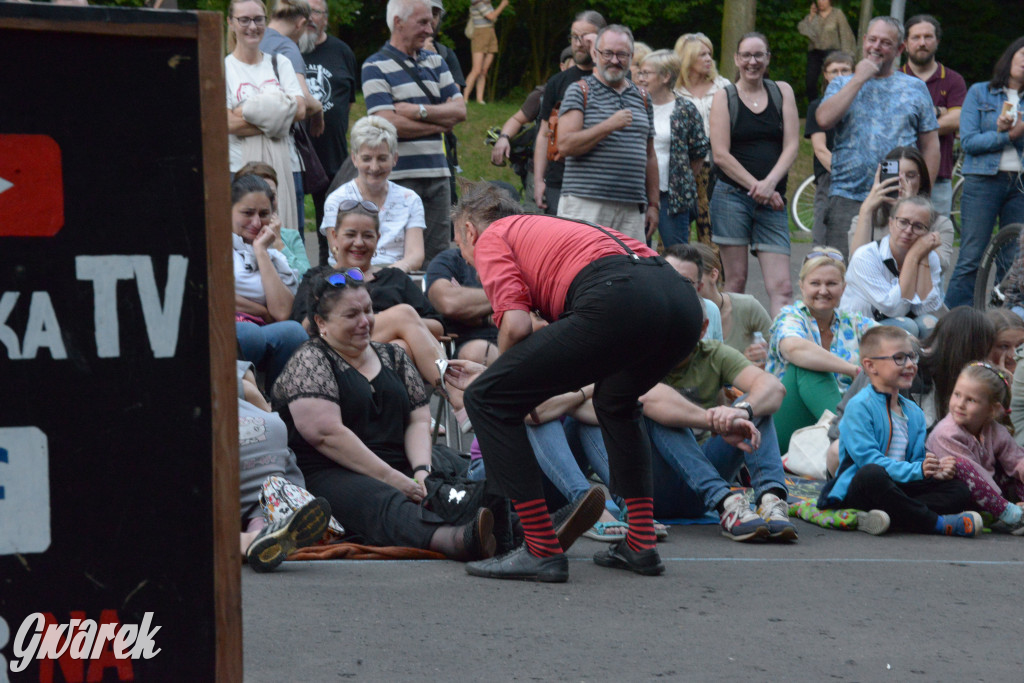 Teatralne Parkowanie na półmetku. Teatr jak cyrk