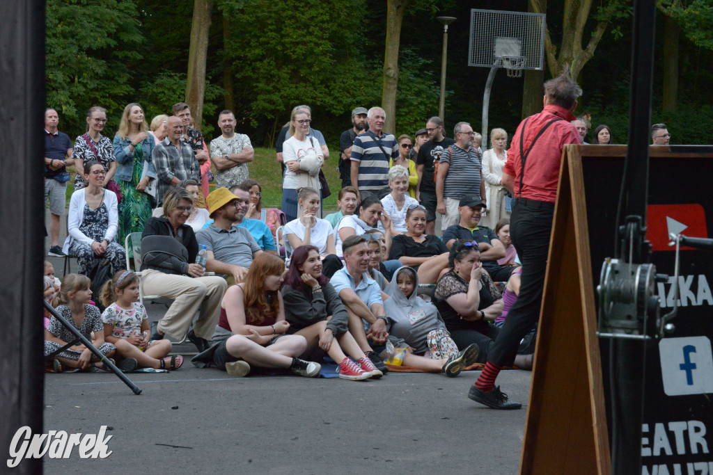 Teatralne Parkowanie na półmetku. Teatr jak cyrk