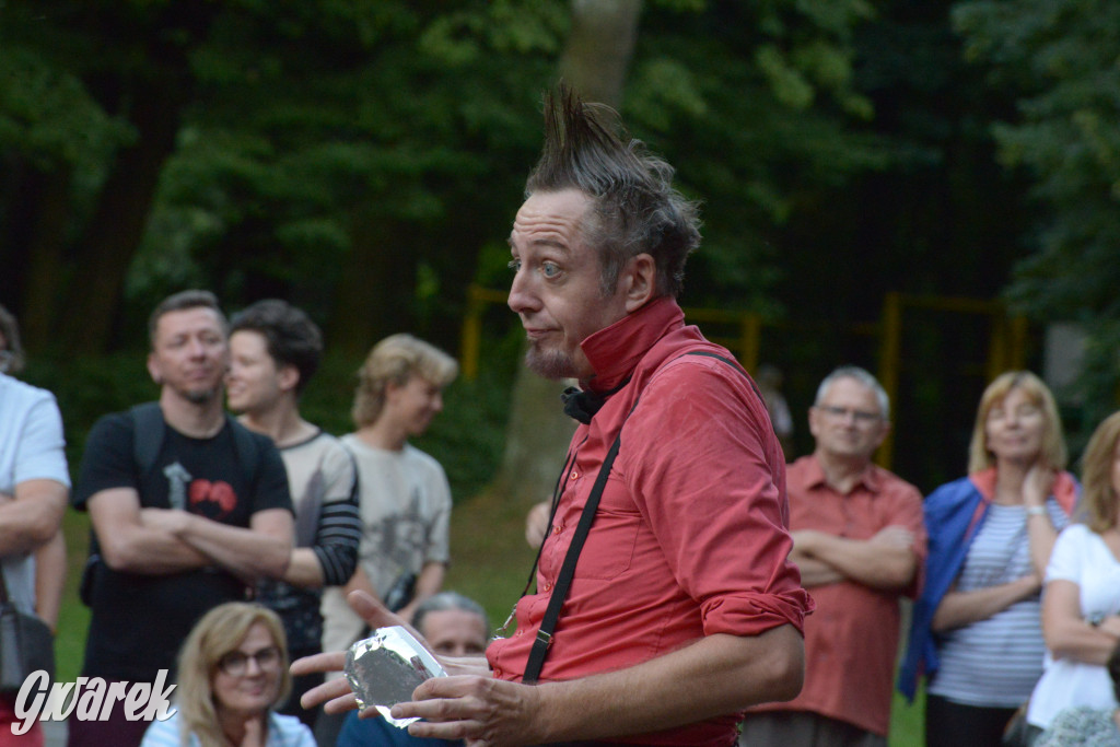 Teatralne Parkowanie na półmetku. Teatr jak cyrk