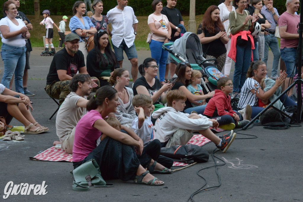 Teatralne Parkowanie na półmetku. Teatr jak cyrk