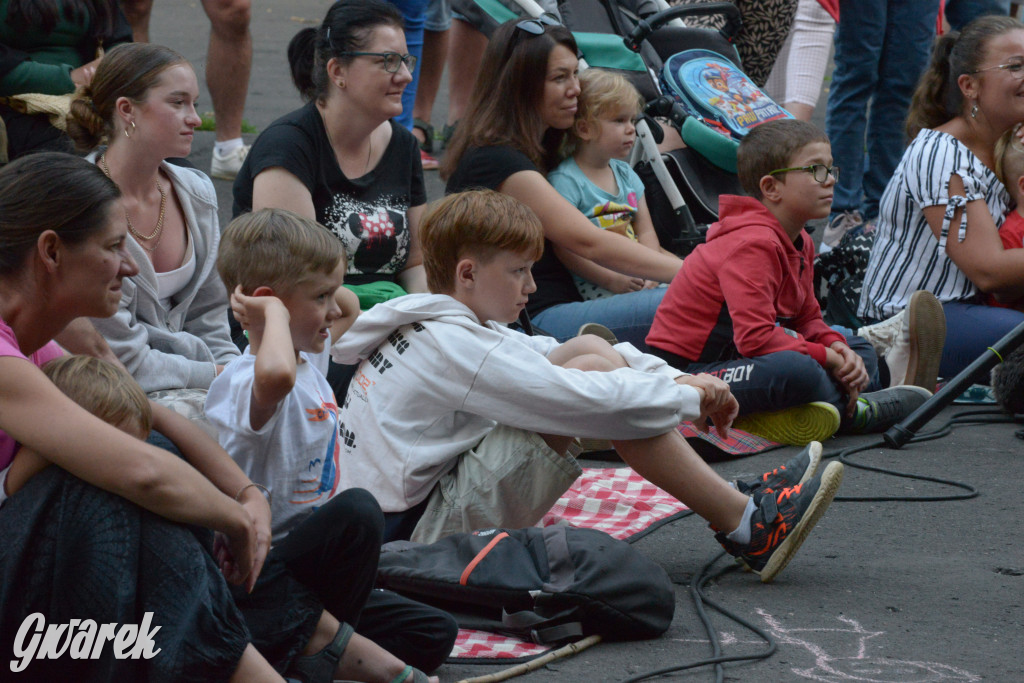 Teatralne Parkowanie na półmetku. Teatr jak cyrk