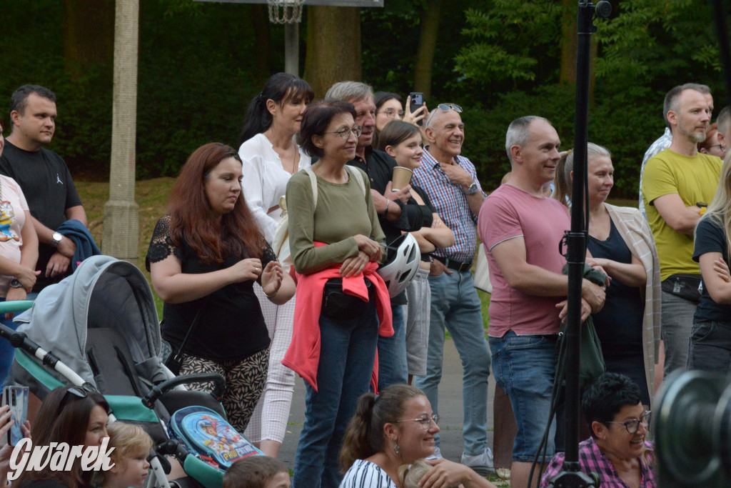 Teatralne Parkowanie na półmetku. Teatr jak cyrk