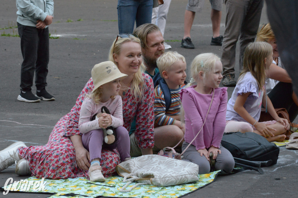 Teatralne Parkowanie na półmetku. Teatr jak cyrk